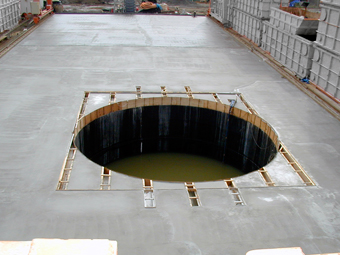 円形貯水タンク